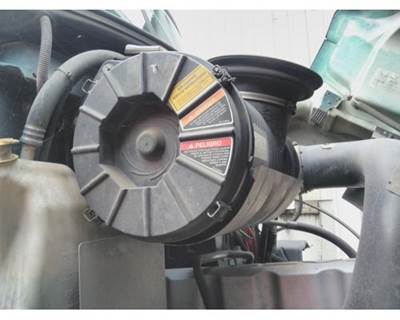 Mack Pinnacle CXU612 Air Cleaner / Air Filter Housing for a Mack CXU612