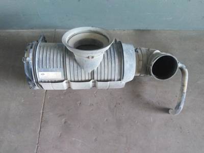 Mack Pinnacle CXU613 Air Cleaner / Air Filter Housing for a Mack CXU613