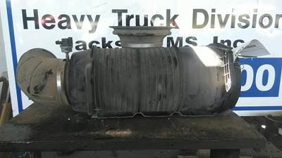 Mack Pinnacle CXU613 Air Cleaner / Air Filter Housing for a Mack CXU613