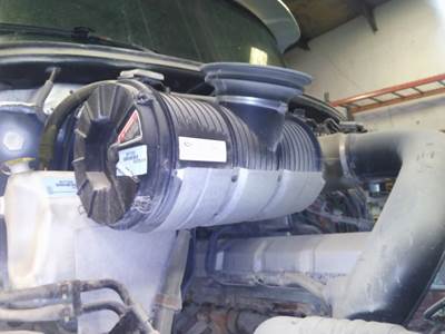 Mack Pinnacle CXU613 Air Cleaner / Air Filter Housing for a Mack CXU613