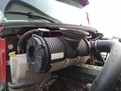 Mack Pinnacle CXU613 Right Air Cleaner / Air Filter Housing for a Mack CXU613