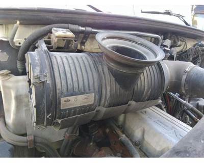 Mack Pinnacle CXU613 Right Air Cleaner / Air Filter Housing for a Mack CXU613
