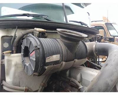 Mack Pinnacle CXU613 Air Cleaner / Air Filter Housing for a Mack CXU613
