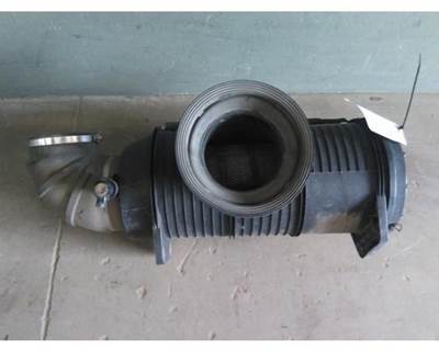 Mack Pinnacle CXU613 Air Cleaner / Air Filter Housing for a Mack CXU613