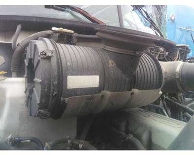 Mack Pinnacle CXU613 Air Cleaner / Air Filter Housing for a Mack CXU613