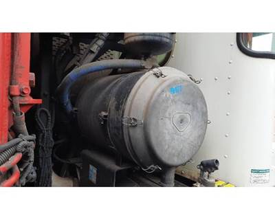 Peterbilt 320 Air Cleaner / Air Filter Housing