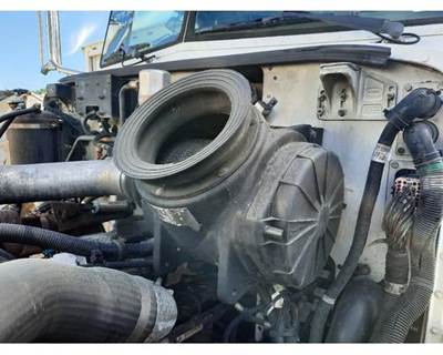 Peterbilt 330 Air Cleaner / Air Filter Housing