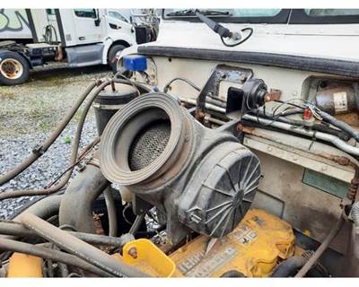 Peterbilt 330 Air Cleaner / Air Filter Housing
