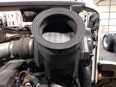 Peterbilt 335 Air Cleaner / Air Filter Housing
