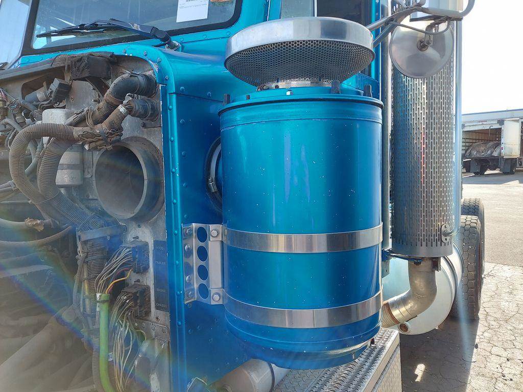 2001 Peterbilt 379 Left Air Cleaner / Air Filter Housing For Sale