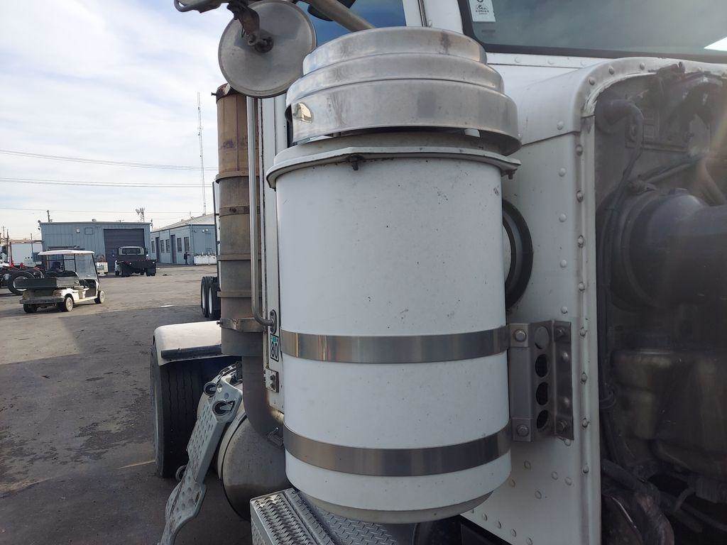 2007 Peterbilt 379 Right Air Cleaner / Air Filter Housing For Sale