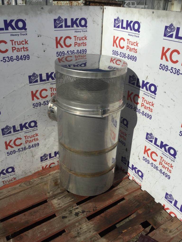 2000 Peterbilt 379EXHD Left Air Cleaner / Air Filter Housing for a