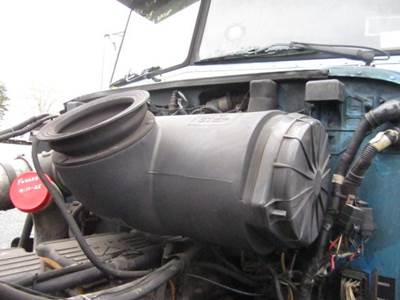 Peterbilt 385 Air Cleaner / Air Filter Housing