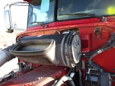 Peterbilt 386 Air Cleaner / Air Filter Housing