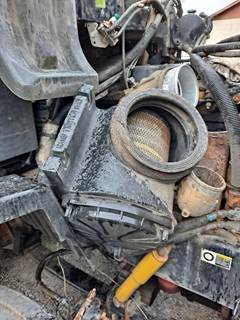 Peterbilt 386 Air Cleaner / Air Filter Housing