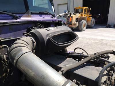 Peterbilt 386 Air Cleaner / Air Filter Housing