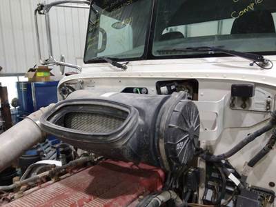 Peterbilt 386 Right Air Cleaner / Air Filter Housing