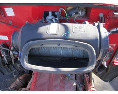 Peterbilt 386 Air Cleaner / Air Filter Housing