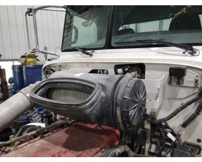 Peterbilt 386 Right Air Cleaner / Air Filter Housing