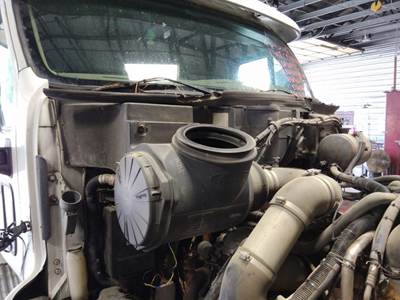 Peterbilt 387 Air Cleaner / Air Filter Housing