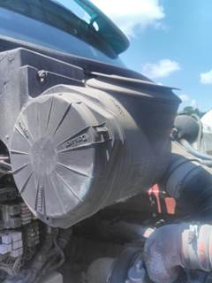 Peterbilt 387 Right Air Cleaner / Air Filter Housing