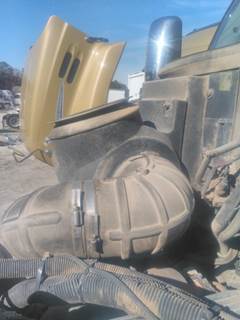 Peterbilt 387 Left Air Cleaner / Air Filter Housing