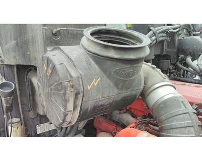 Peterbilt 387 Right Air Cleaner / Air Filter Housing
