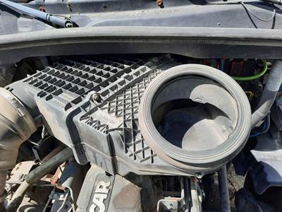 Peterbilt 579 Air Cleaner / Air Filter Housing