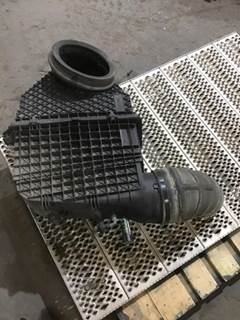 Peterbilt 579 Air Cleaner / Air Filter Housing