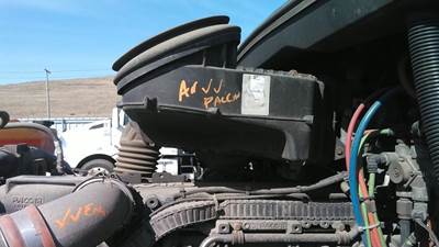 Peterbilt 579 Air Cleaner / Air Filter Housing
