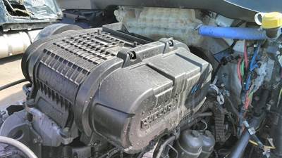 Peterbilt 579 Air Cleaner / Air Filter Housing