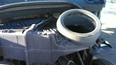 Peterbilt 579 Air Cleaner / Air Filter Housing