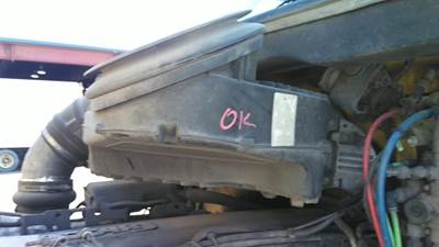 Peterbilt 579 Right Air Cleaner / Air Filter Housing