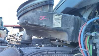 Peterbilt 579 Air Cleaner / Air Filter Housing