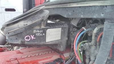 Peterbilt 579 Air Cleaner / Air Filter Housing