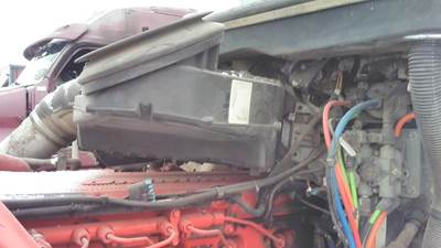 Peterbilt 579 Air Cleaner / Air Filter Housing