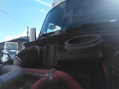 Peterbilt 579 Air Cleaner / Air Filter Housing