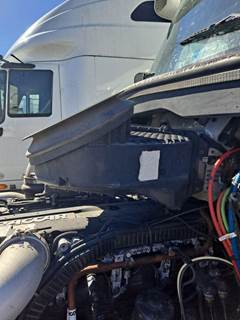 Peterbilt 579 Air Cleaner / Air Filter Housing