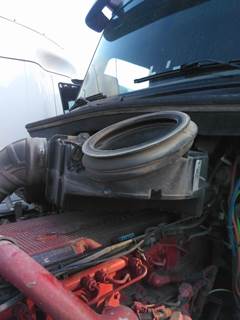 Peterbilt 579 Air Cleaner / Air Filter Housing