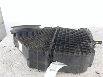 Peterbilt 579 Air Cleaner / Air Filter Housing