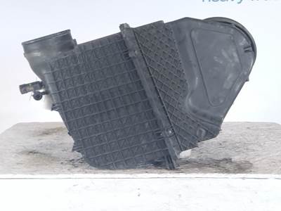 Peterbilt 579 Right Air Cleaner / Air Filter Housing