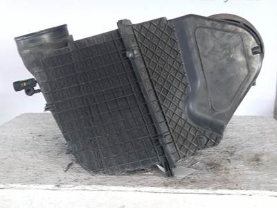 Peterbilt 579 Air Cleaner / Air Filter Housing