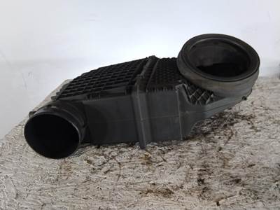 Peterbilt 579 Air Cleaner / Air Filter Housing