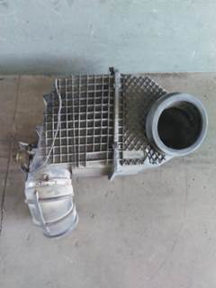 Peterbilt 579 Air Cleaner / Air Filter Housing