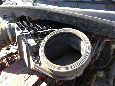 Peterbilt 579 Air Cleaner / Air Filter Housing