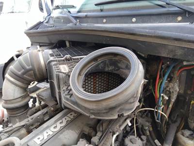 Peterbilt 579 Air Cleaner / Air Filter Housing