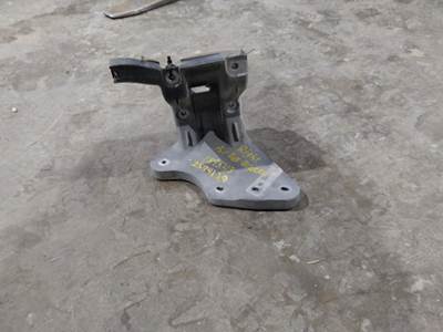 Peterbilt 579 Right Air Cleaner / Air Filter Housing