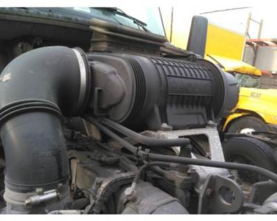 Peterbilt 579 Air Cleaner / Air Filter Housing