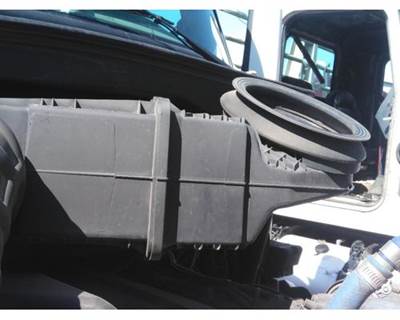 Peterbilt 579 Air Cleaner / Air Filter Housing