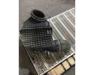 Peterbilt 579 Air Cleaner / Air Filter Housing